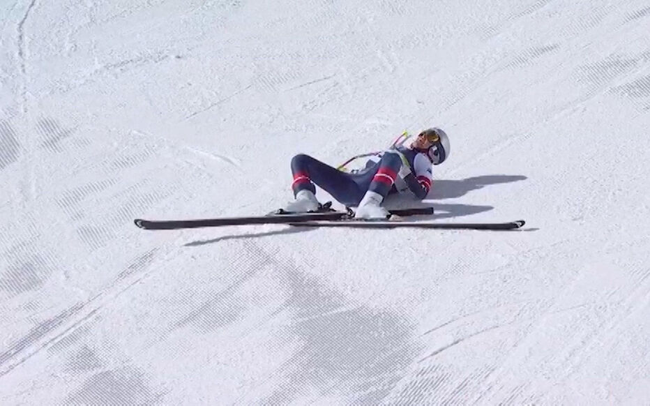 Milano Cortina 2026 Olympics - Alpine Skiing - Women's Downhill - Tofane Alpine Skiing Centre, Belluno, Italy - February 08, 2026. In this screen grab taken from a video shows Lindsey Vonn of United States crashing during the Women's Downhill. REUTERS/IOC/OBS